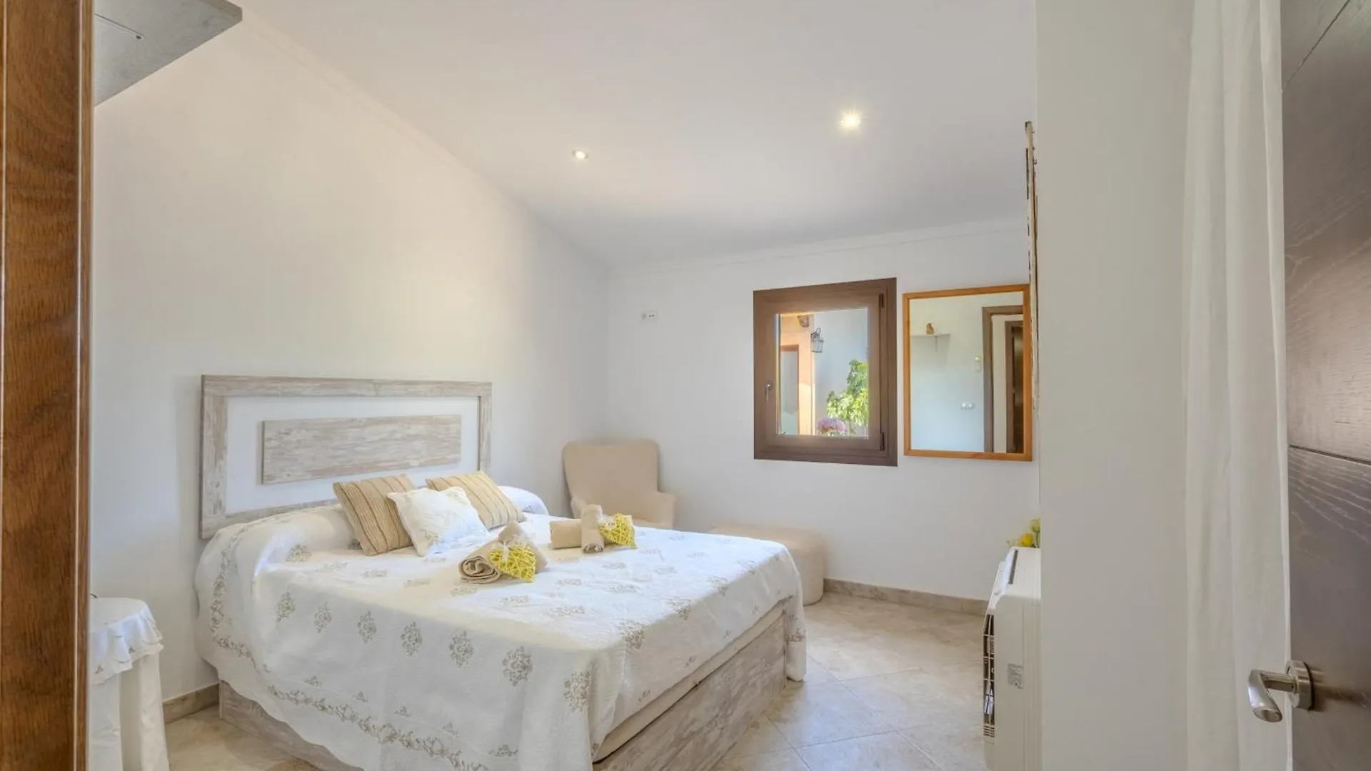 Sa Xabola By Bebreeze Villa Selva  Spain